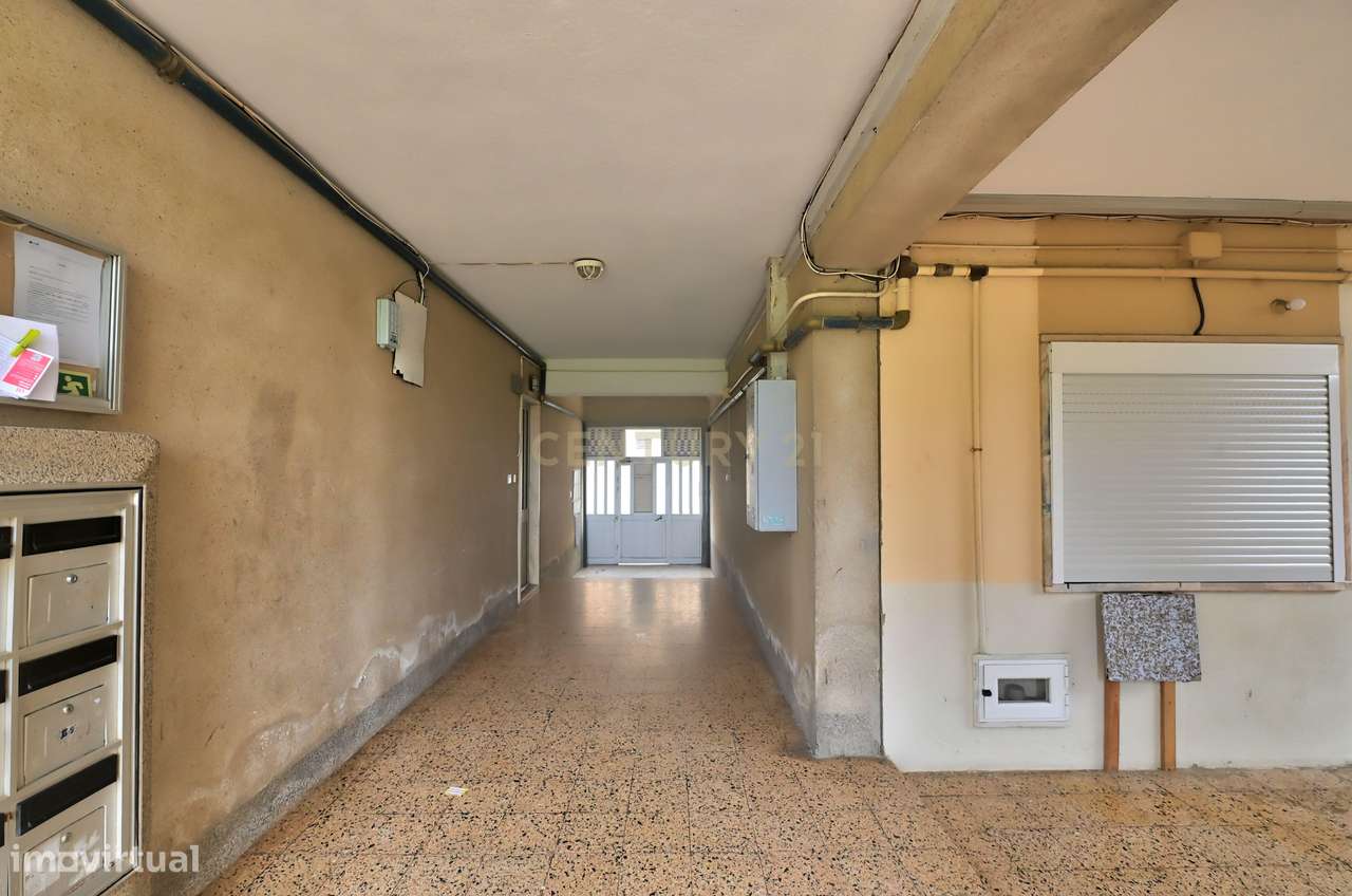 Apartamento Renovado T2 em Pinhal Novo-17