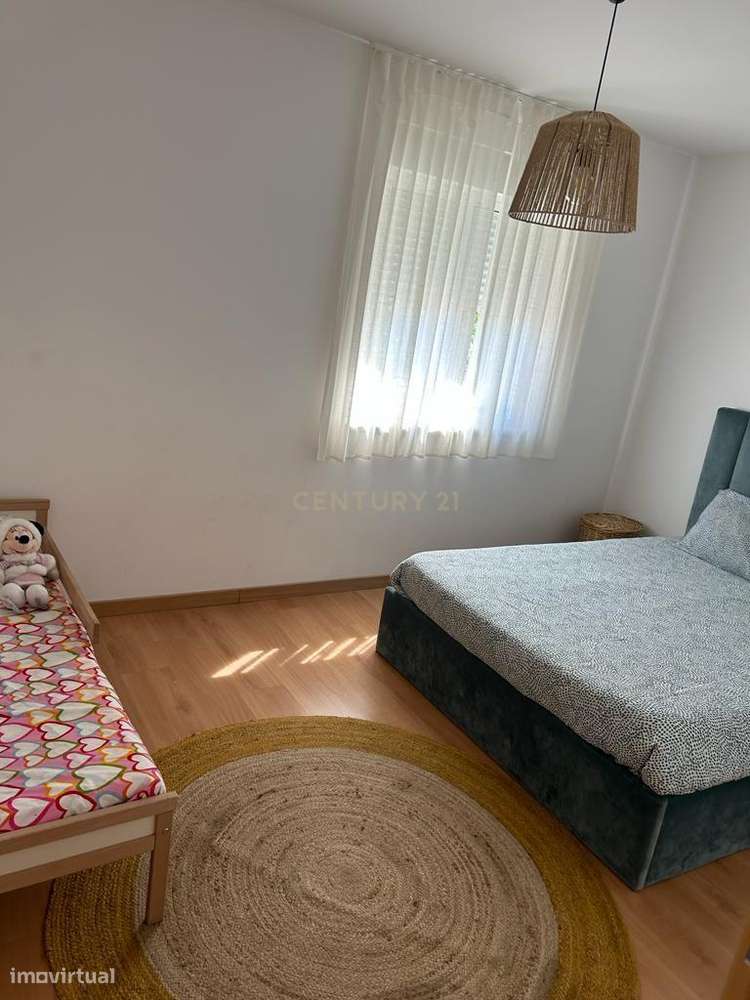 Magnifica T3 com Piscina no Corval-19