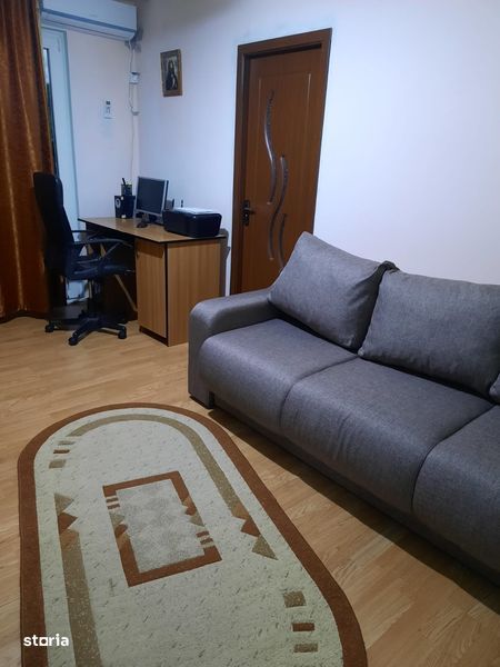 Închiriez apartament cu 2 camere