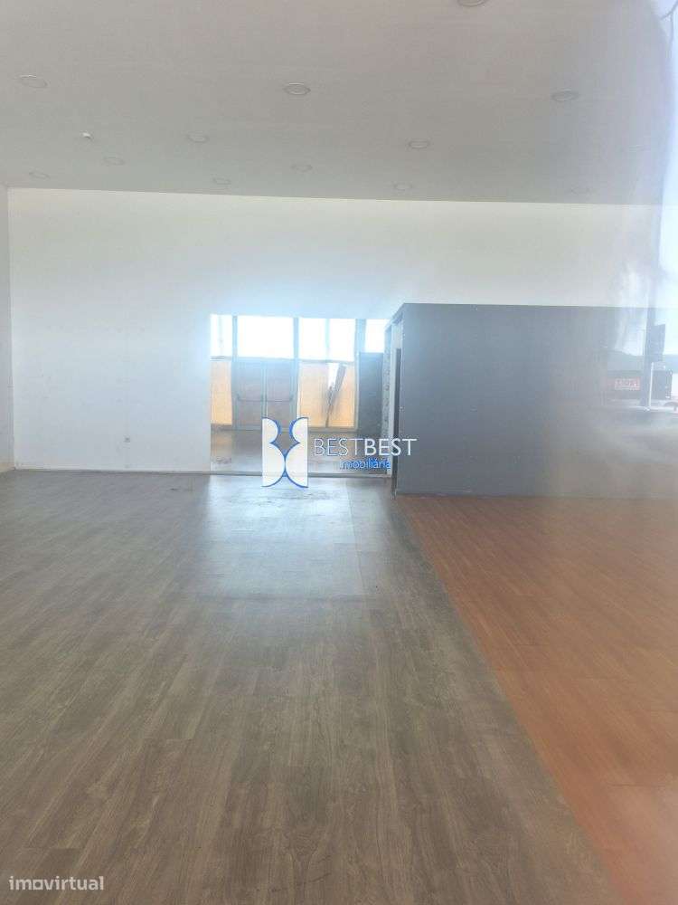 LOJA COM 120 M2, PARA ARRENDAR NO OPEN CENTER, ADÃES – BARCELOS - Grande imagem: 3/8