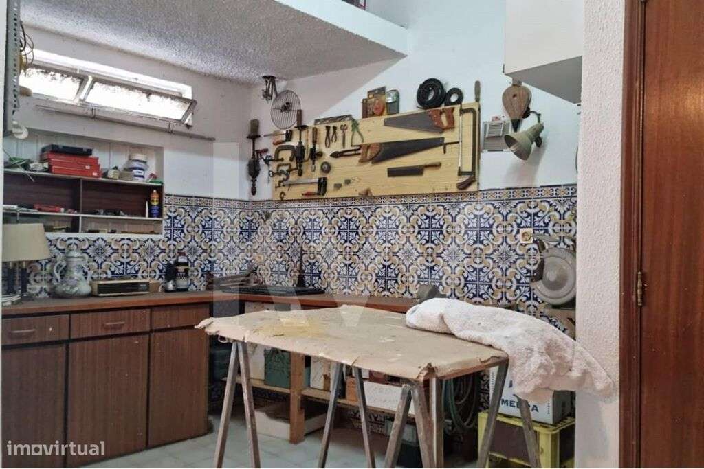 Garagem/Atelier Junto à Universidade de Aveiro. - Grande imagem: 3/7