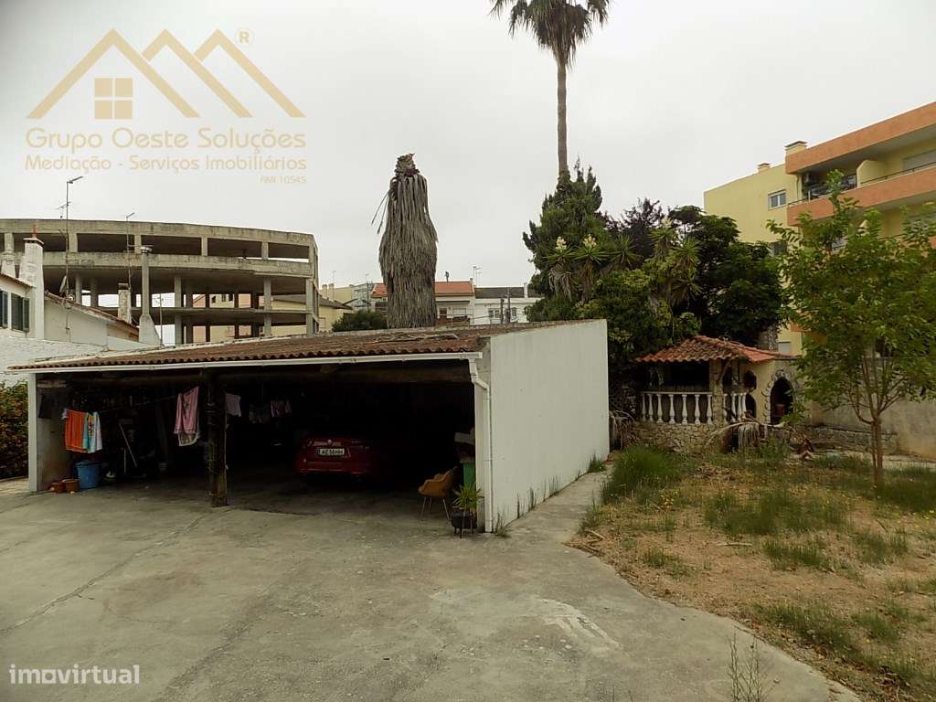 Moradia c/ anexos, piscina , telheiro e logradouro-1