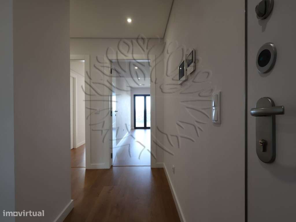 Apartamento T3 usado como novo em Vale Salgueiro, Montijo. Com 196 ...-20