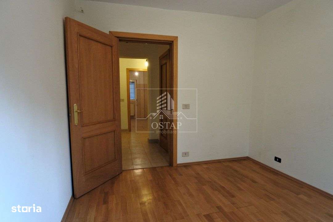 Republicii-stradal-3 camere decomandate-centrala-termopan-nemobilat - Imagine principală: 3/10