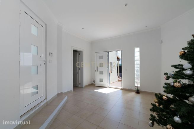 Moradia Tradicional Algarvia com Anexo e Terreno Amplo em Casa Branca,-11