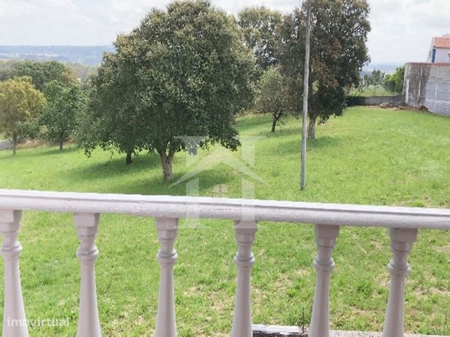 Moradia T3 com Armazém e Terreno de 9 640m2 em Olho Marinho, Óbidos-20