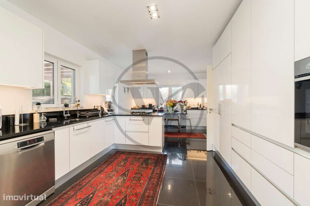 Moradia T5 Remodelada – Luxo no Resort Quinta da Penha Longa-6