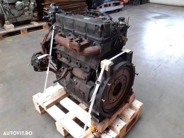 Motor kubota v3300 ult-024215 - 1