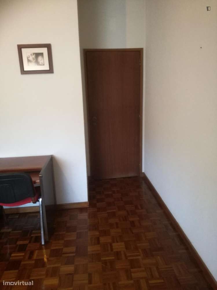 Quarto - localizado em São Martinho de Bispo Coimbra - Grande imagem: 5/10