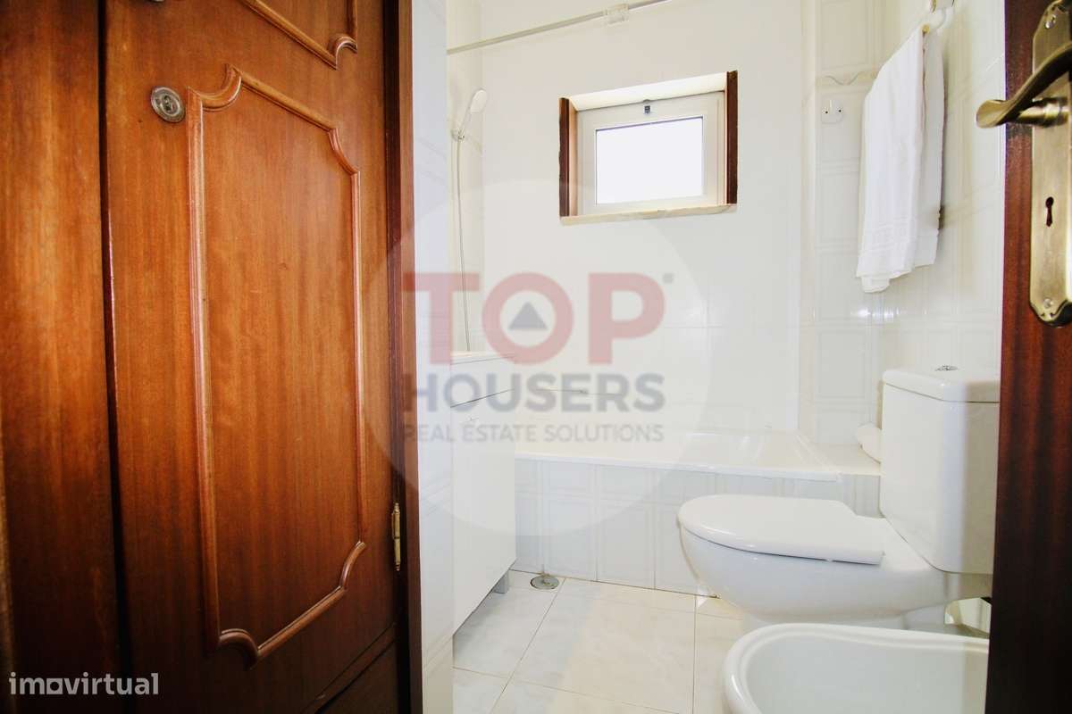 Viva o privilégio de estar na 1ª linha de Mar em Quarteira!-11