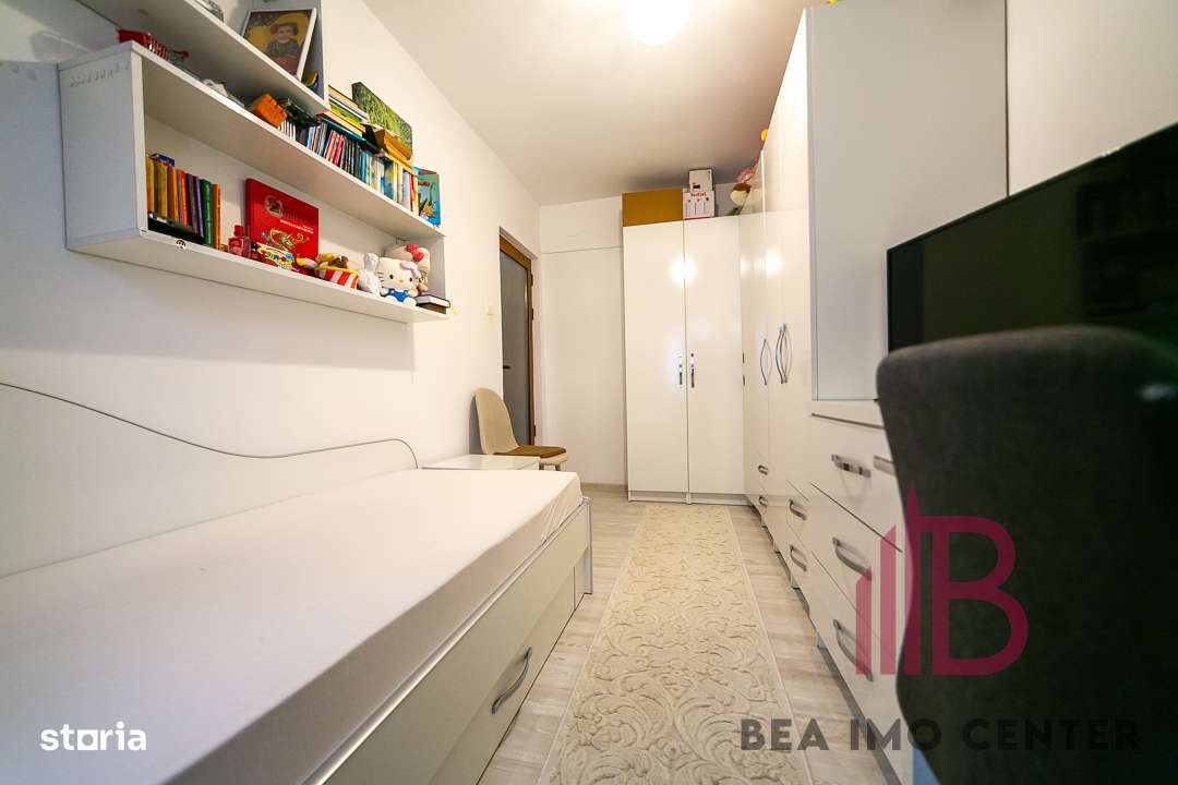 Apartament 3 camere, pus la punct în totalitate , Zona Miorița-6