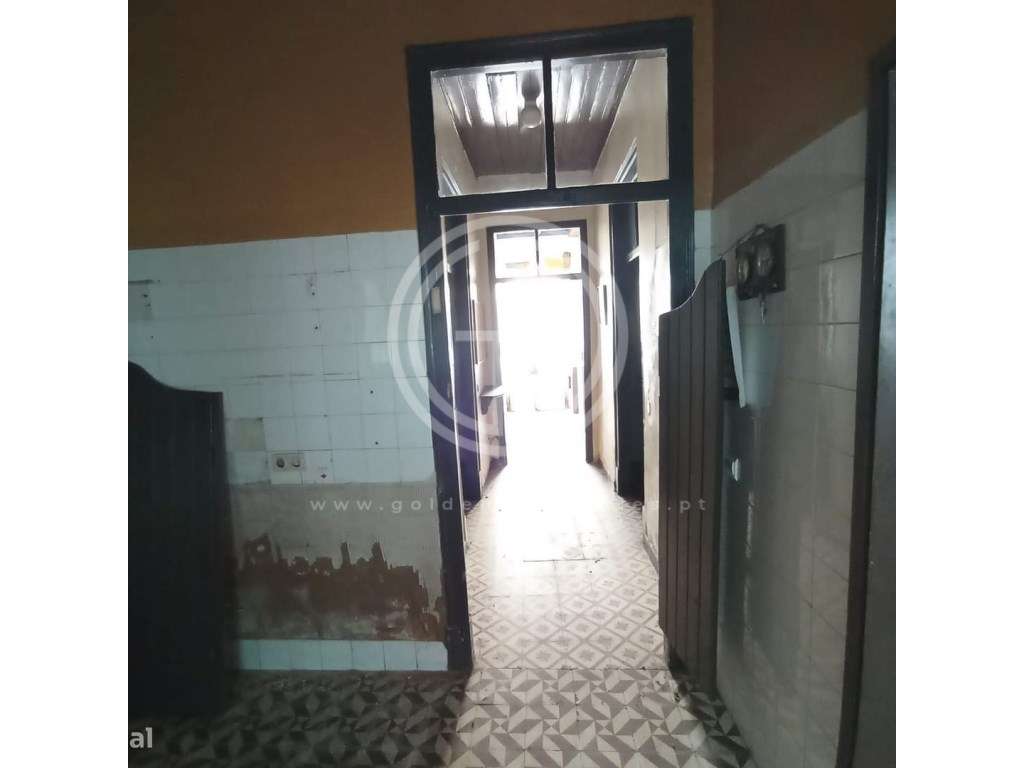 Casa antiga em Faro, perto do Hospital e serviços - Grande imagem: 4/20