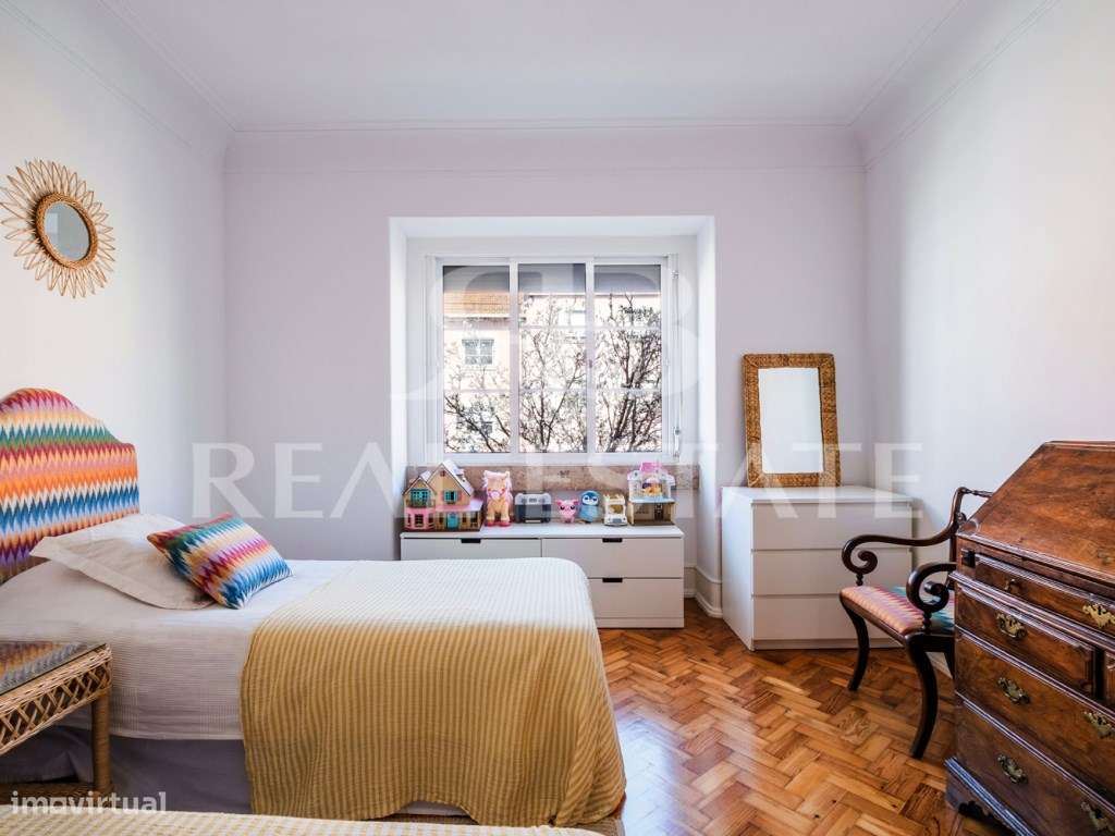 T3 com 1 Suite + Pátio comum e alguma VISTA RIO | RESTELO - Lisboa.-32