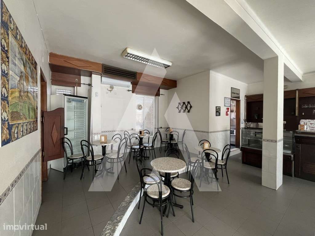 Cafetaria/Charcutaria com esplanada ,situada em zona habitacional d... - Grande imagem: 4/14