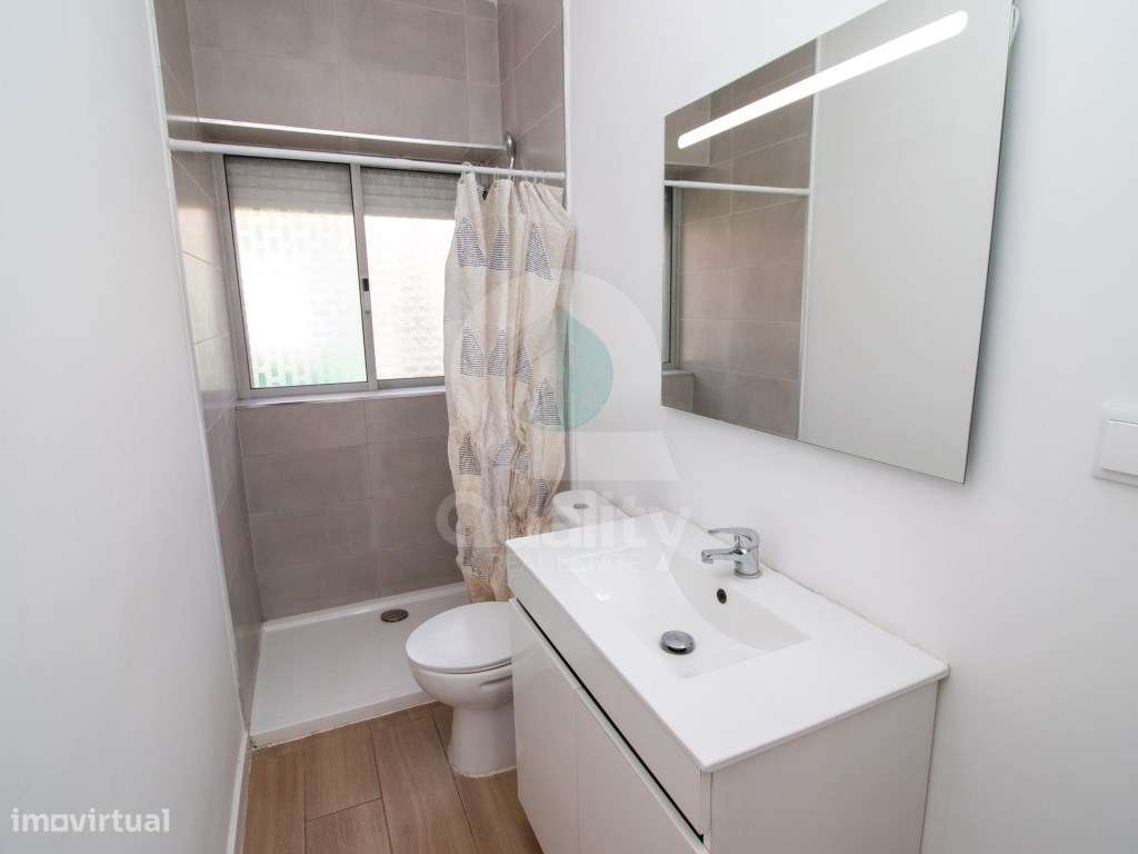 T1+1 Remodelado com Varanda e aproveitamento Sótão - Baixa da Banheira-9