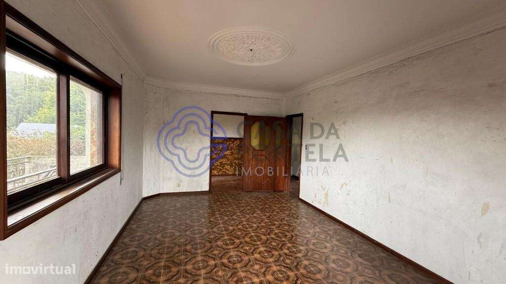 Moradia de 4 frentes, em Renovação - Terreno com 2860m2 - Sta Maria de - Grande imagem: 4/26