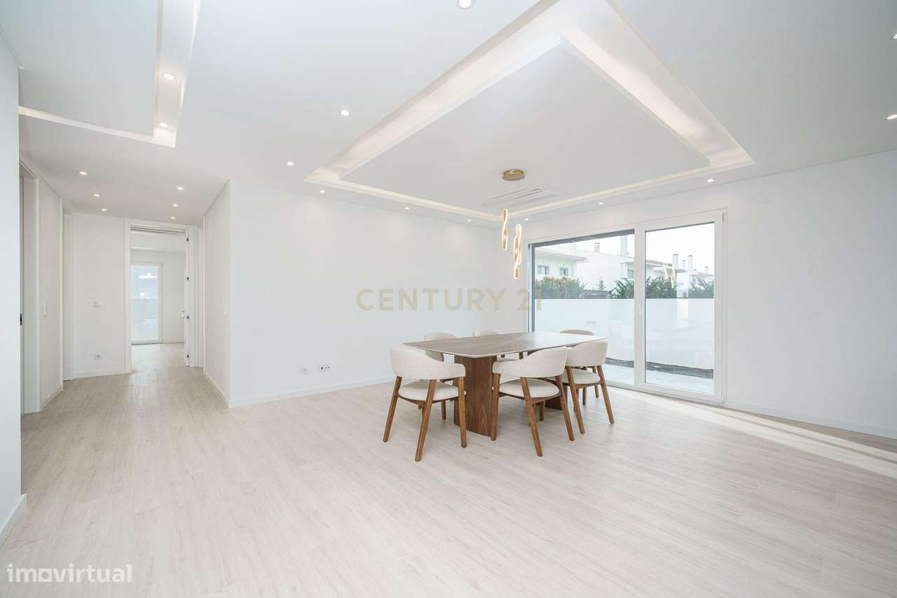 Moradia T3 Térrea a estrear com piscina e vista Serra-Setúbal-21