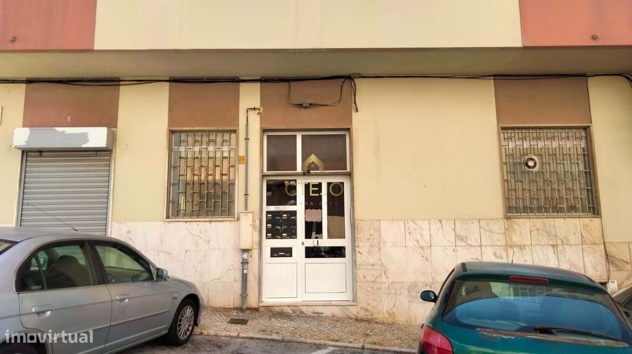 LOJA PARA VENDA  POVOA de SANTA IRIA  COM 260m2-17