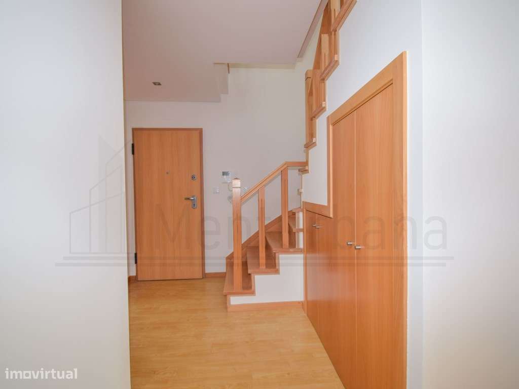 FANTÁSTICO T3 COM TERRAÇO E VISTA DESLUMBRANTE NA PAREDE - CASCAIS-12