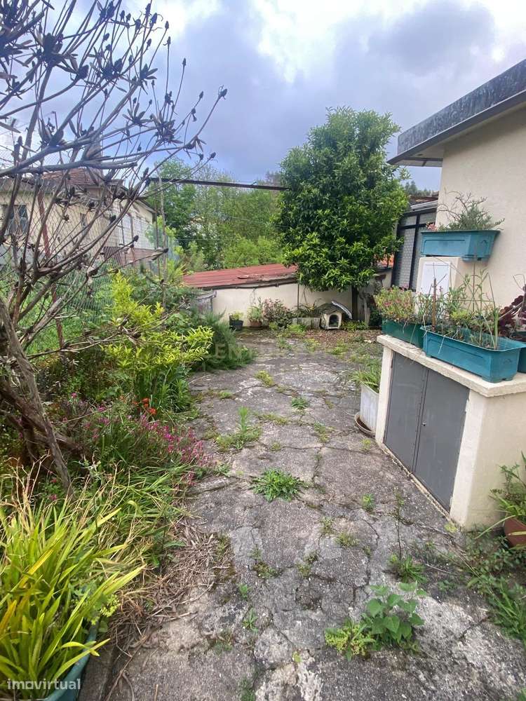Casa para Recuperar em Vale de Cambra, com 4 Quartos e Pátio - Grande imagem: 5/22