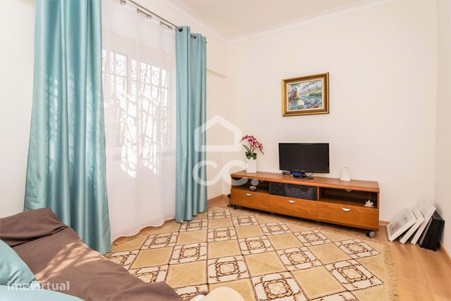 Moradia Isolada T8 em terreno de 1000 m2 em Belverde-26