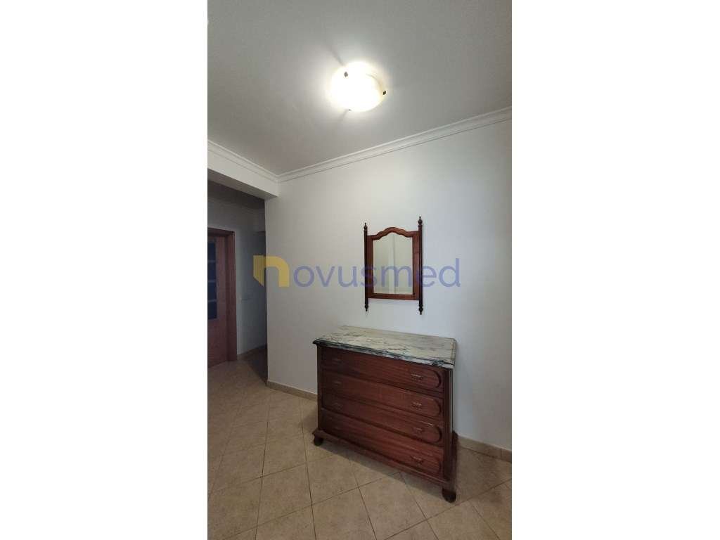Apartamento T2 para arrendamento habitacional no centro de Albufeira. - Grande imagem: 2/15