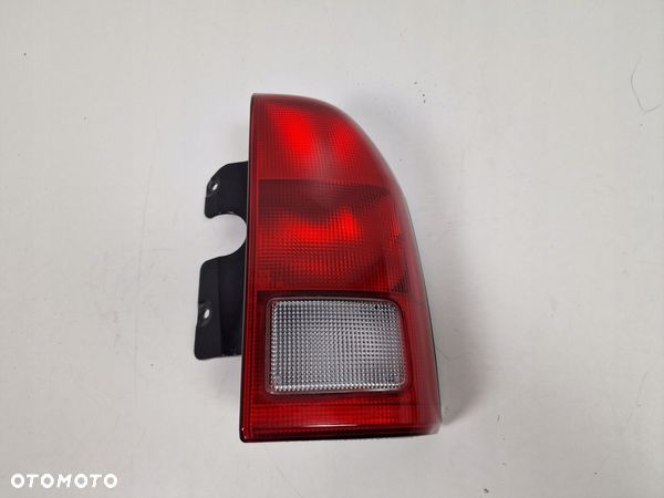 SUZUKI GRAND VITARA 98-05 LAMPA PRAWA TYŁ ORG. ŁADNA - 1