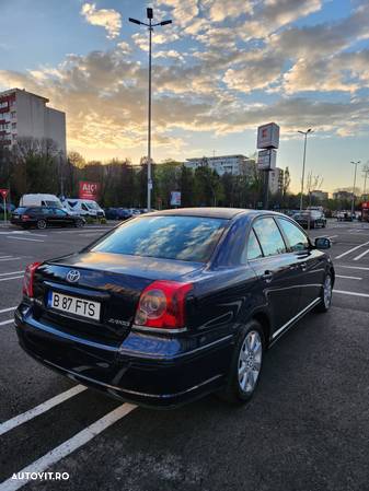 Toyota Avensis - 7