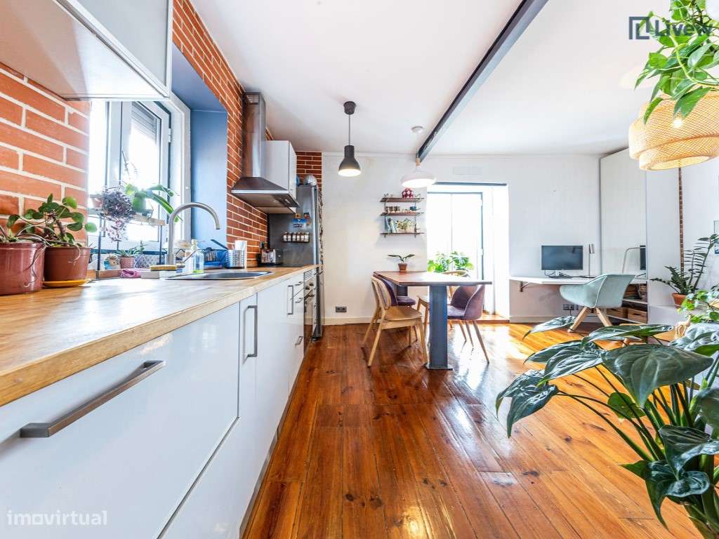 Apartamento T1 renovado e com ótima exposição solar-7