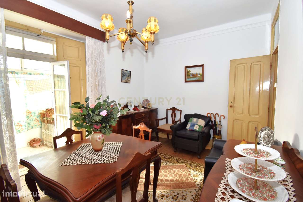 Apartamento T4 para remodelação no centro de Lisboa | Largo Mendonça e - Grande imagem: 3/28