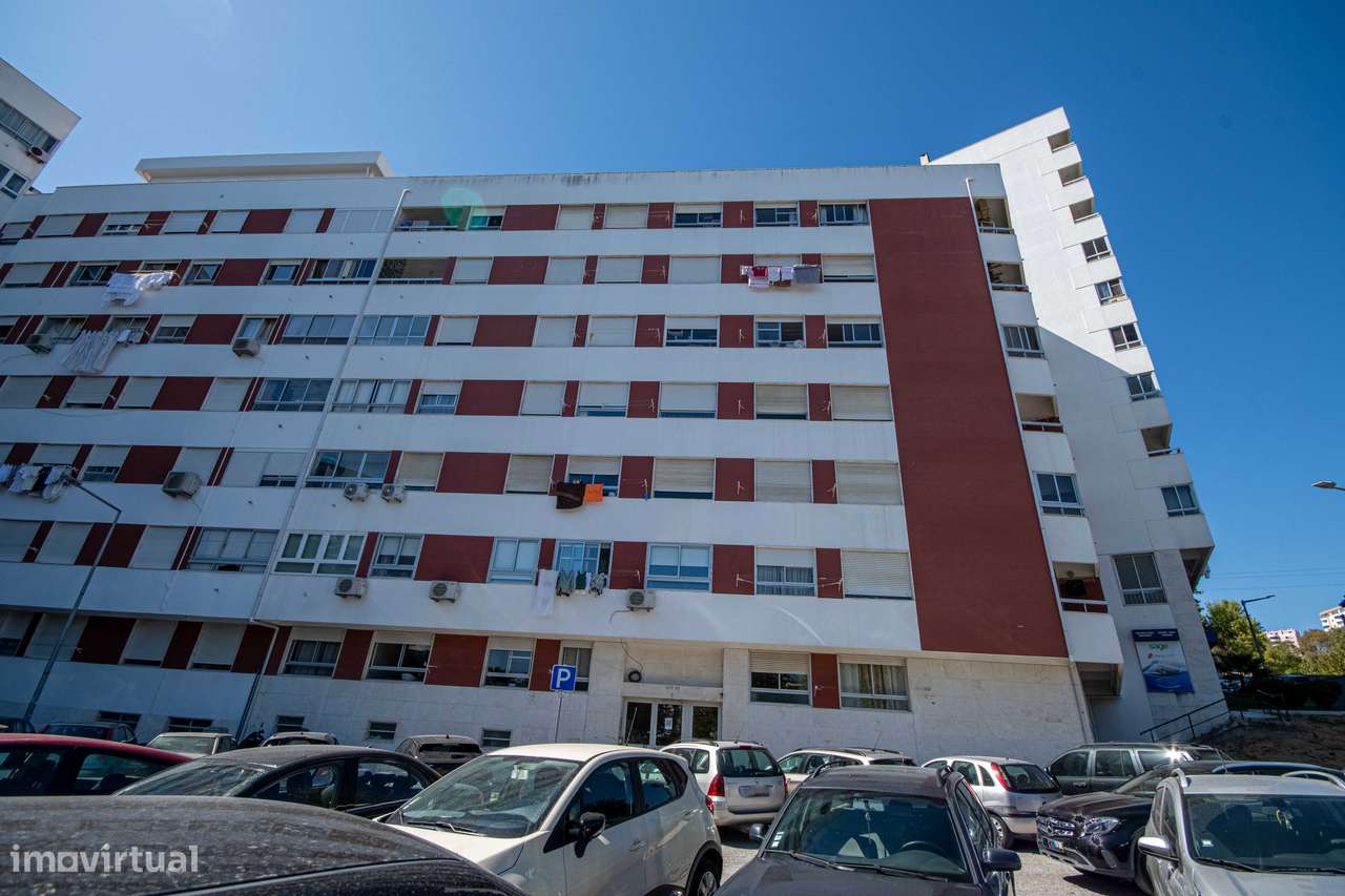 T2 com arrecadação, boas áreas, excelente localização Povoa Sta Iria-13