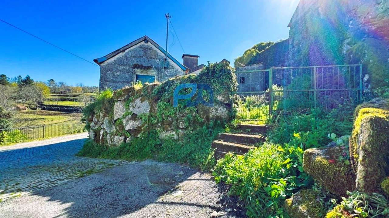 Oportunidade Única: Conjunto 3 Moradias em Granito Vistas Panorâmicas-13