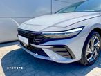 Hyundai Elantra 1.6 Executive - 6
