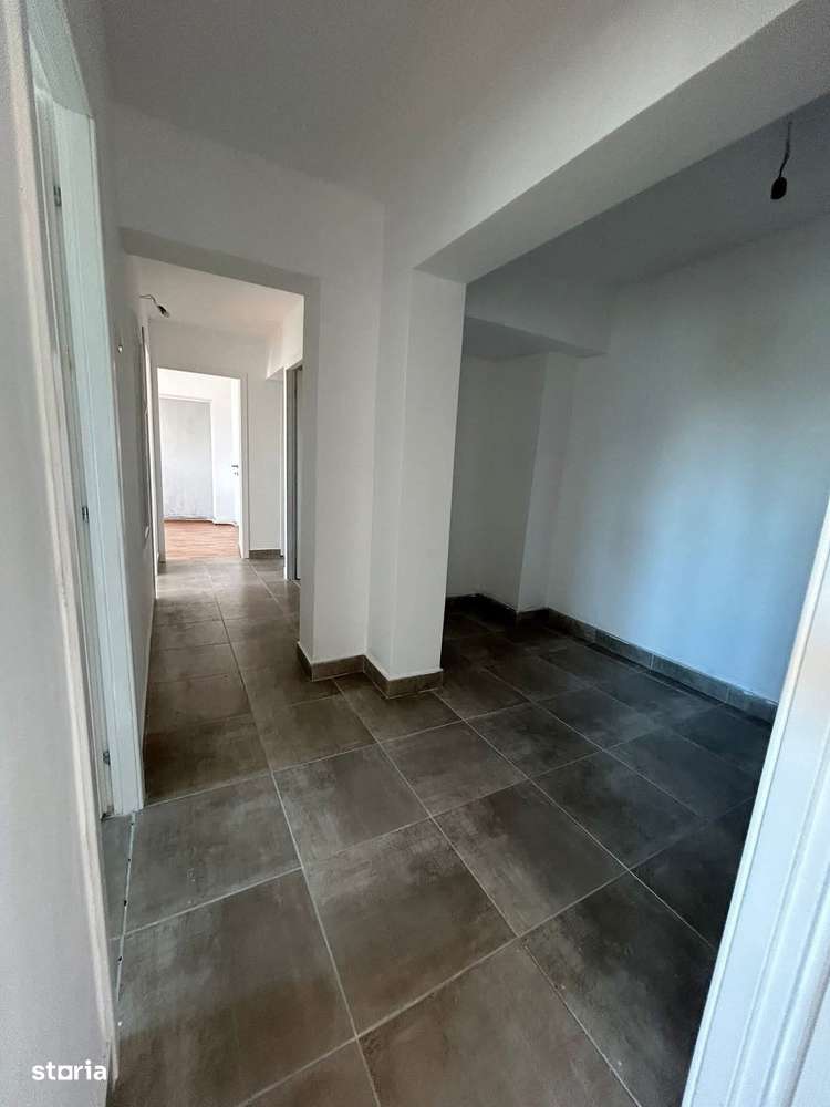 De vanzare 3 camere cu balcon, zona Pietonal, renovat complet, 65.000€ - Imagine principală: 4/8