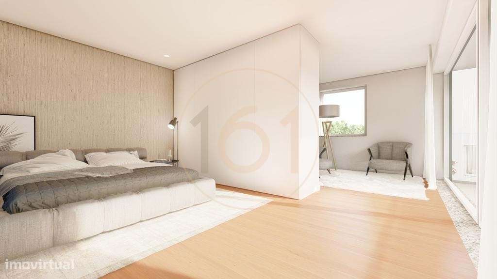 Excelente moradia T3 de 4 frentes em zona nobre de Leça da Palmeira-11