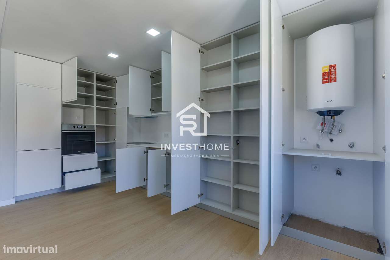 Apartamento T2+1 | Renovado | Boas Áreas | Varanda | 2 Lugares Garagem-14
