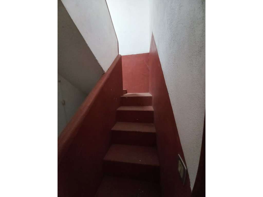 Moradia com 232 m², terreno de 630 m², piso inferior ao nível do ja...-18