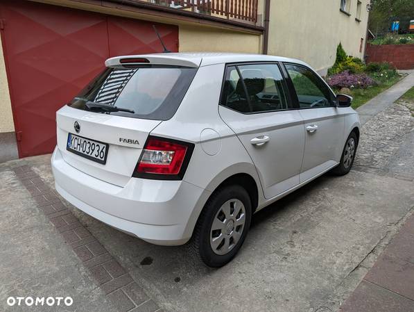 Skoda Fabia 1.2 TSI Active - 3