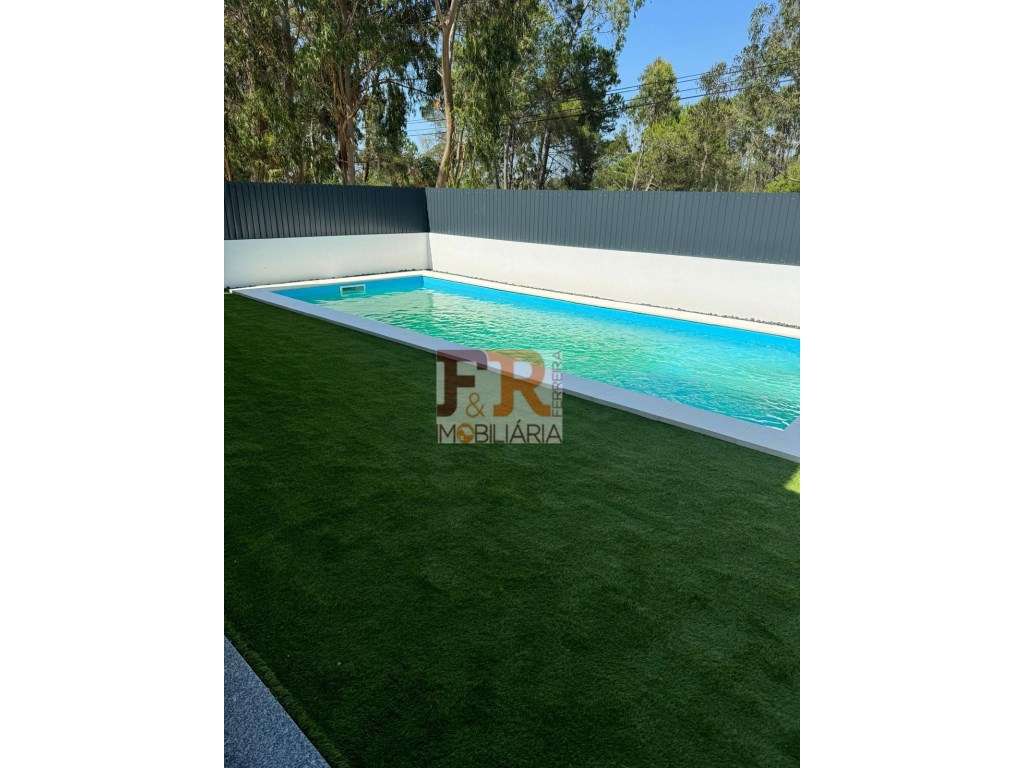 Moradia Duplex T3 com garagem e Piscina Lagoa da Albufeira , Sesimbra - Grande imagem: 4/20