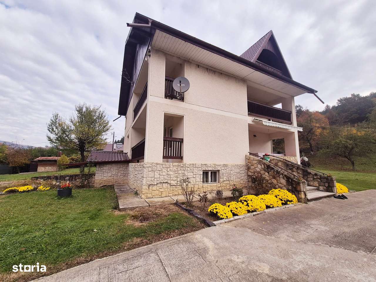 Vilă și teren generos de 3500 mp, Bâtca Doamnei - Piatra Neamț-0