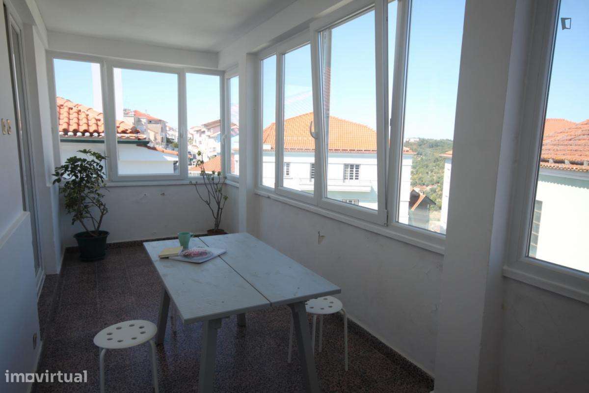 Quarto - localizado em Coimbra - Grande imagem: 4/6
