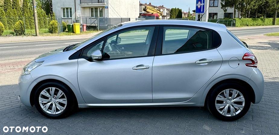 Peugeot 208 95 VTI Allure - 10