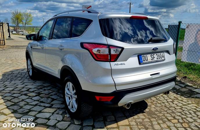 Ford Kuga 1.5 EcoBoost 2x4 Titanium - 4