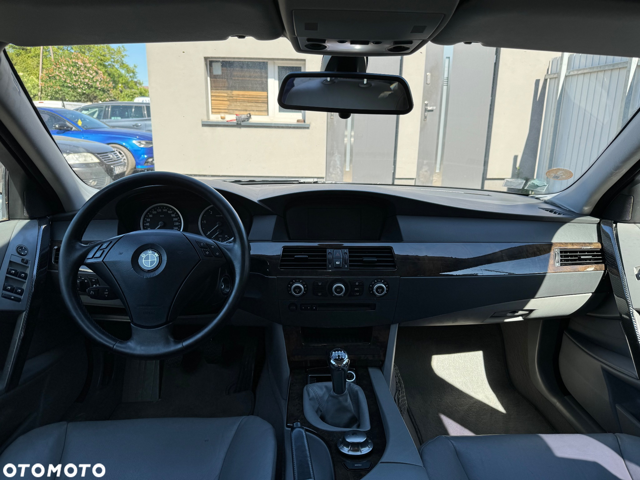 BMW Seria 5 525d - 11