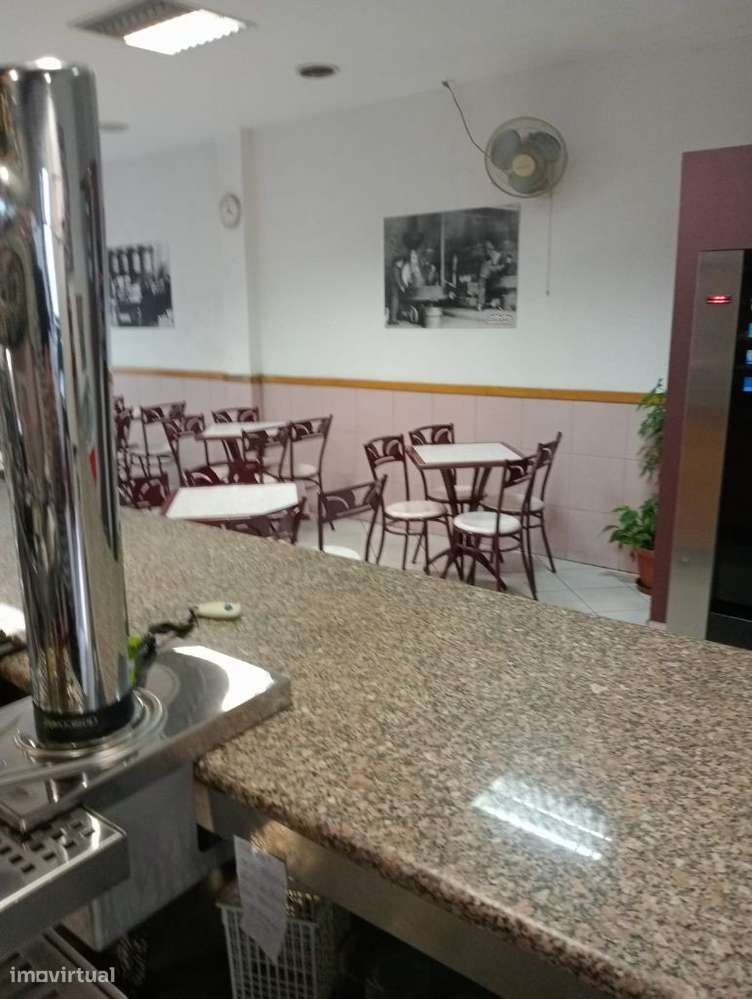 GRANDE OPORTUNIDADE ! TRESPASE DE CAFE EM GAIA-11