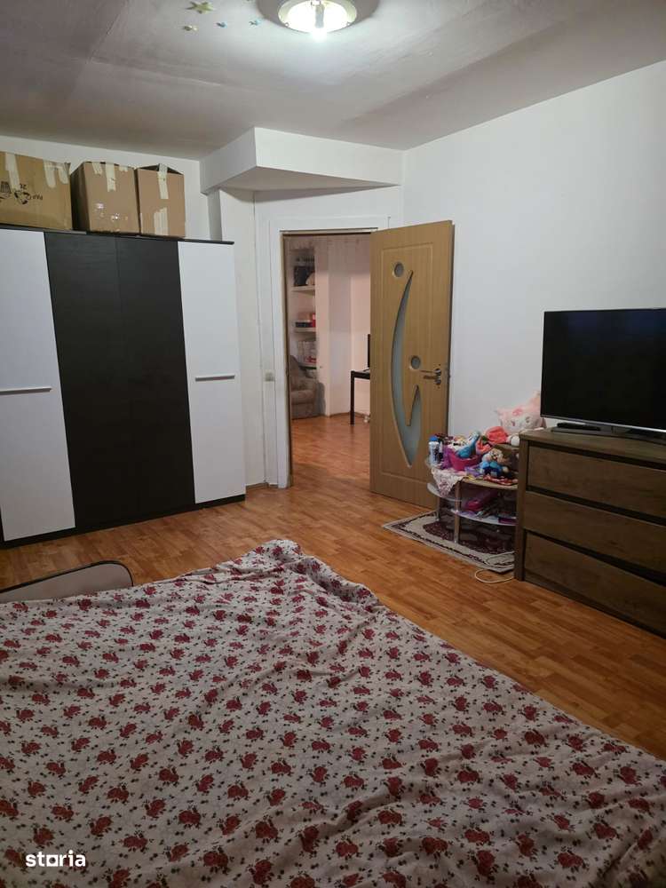 Vand apartament cu  2 camere in Iris-2