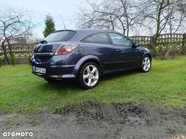 Opel Astra III GTC 1.8 Enjoy - 12