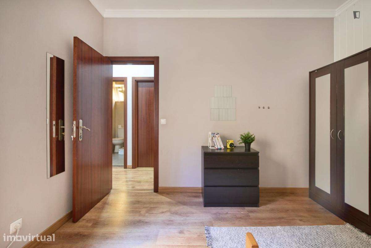 Quarto - localizado em Entrecampos Lisbon - Grande imagem: 5/5