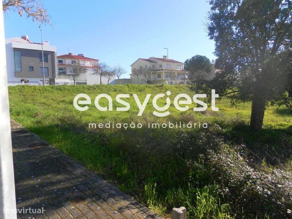 Lote de terreno urbano com 253m2 para moradia - Entroncamento - Grande imagem: 1/8