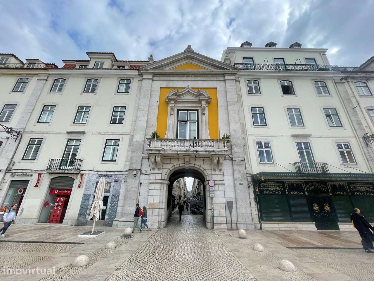 Apartamento T3 no coração de Lisboa-15
